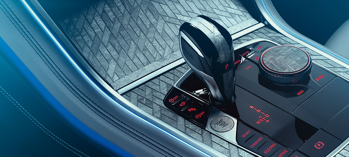 BMW Individual M850i NIGHT SKY, středový panel Středový panel BMW Individual M850i NIGHT SKY v mozaikovém designu