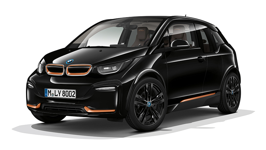 BMW i3s studiová fotografie BMW i3s studiová fotografie ze tříčtvrtečního pohledu zepředu