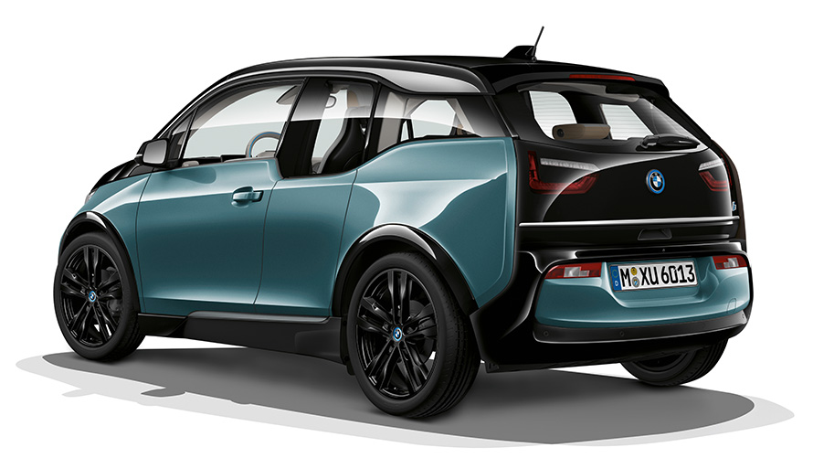 BMW i3 studiový záběr BMW i3 studiový záběr ze tříčtvrtečního pohledu zezadu