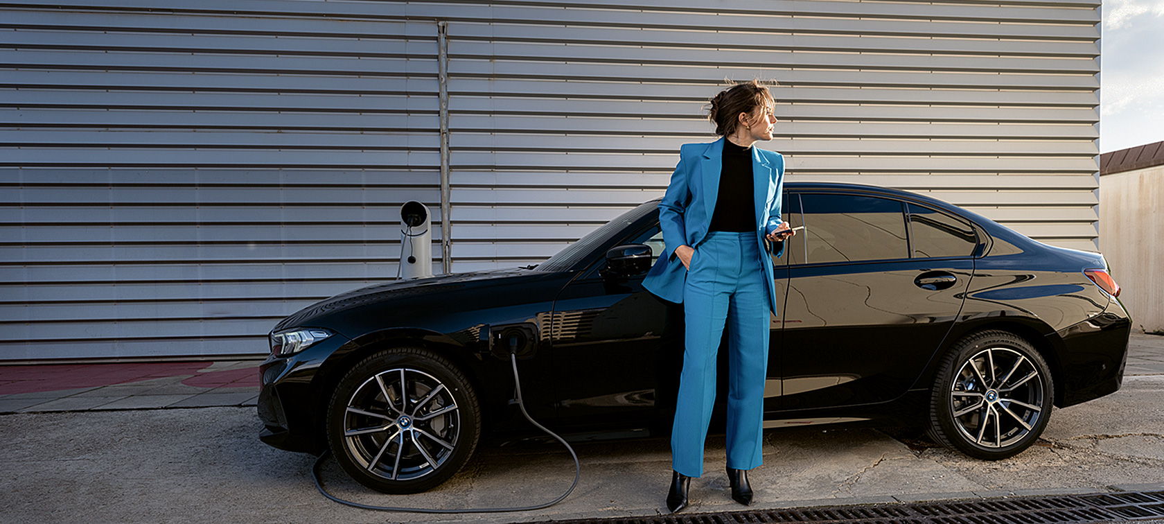BMW G60 PHEV nabíjení