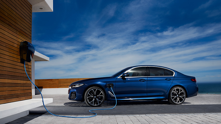 Elektrický vůz nabíjecí stanice nabíjení doma E-mobilita BMW elektrické vozidlo nabíjecí stanice nabíjení doma