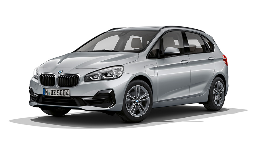 BMW 225xe Active Tourer, tříčtvrteční pohled zepředu BMW 225xe Active Tourer, studiový záběr, tříčtvrteční pohled zepředu