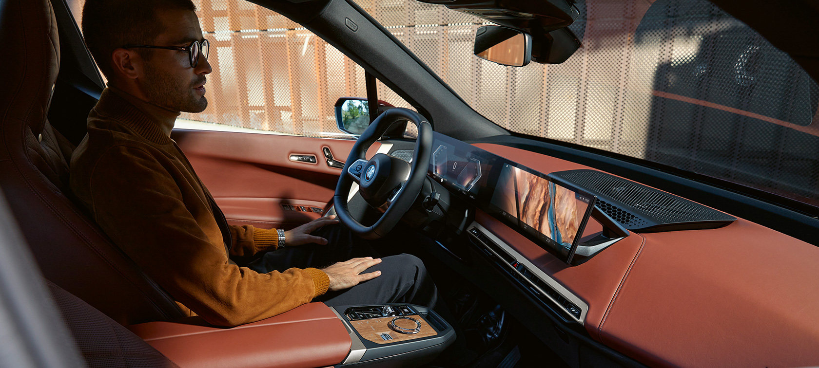 BMW iDrive Průkopnický ovládací koncept BMW iDrive od BMW ConnectedDrive