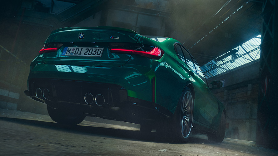 BMW M4 7/8 statický pohled zespoda zezadu Remote Software Upgrade BMW M4 7/8 statický pohled zespoda zezadu