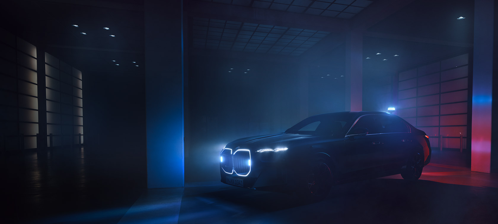 BMW řady 7 Protection G73 se signálními světly BMW řady 7 Protection G73 se signálními světly ve tmě 1/3 pohled z boku