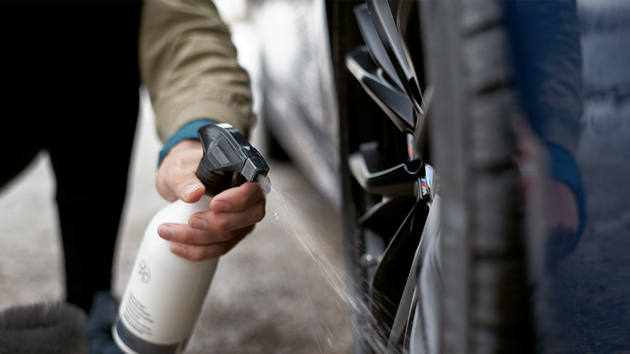 BMW Čistič ráfků BMW Příslušenství pro podzim a zimu BMW Čistič ráfků