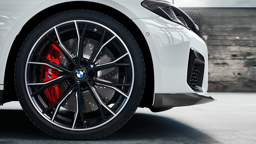 20" M Performance kola z lehké slitiny Double-spoke 669 M Jet Black, matná/lesklá, letní sada BMW Příslušenství pro podzim a zimu 20" M Performance kola z lehké slitiny Double-spoke 669 M Jet Black, matná/lesklá, letní sada