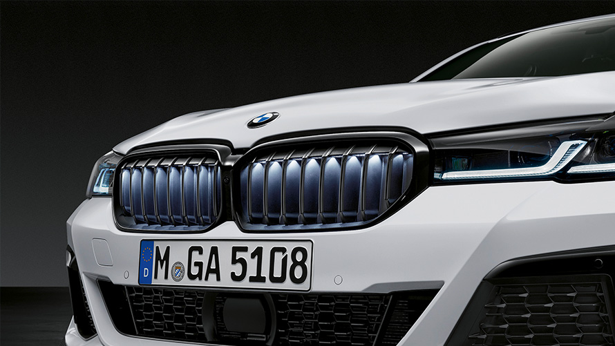 BMW maska ve tvaru ledvinek Iconic Glow BMW Příslušenství pro podzim a zimu M Performance maska ve tvaru ledvinek Iconic Glow
