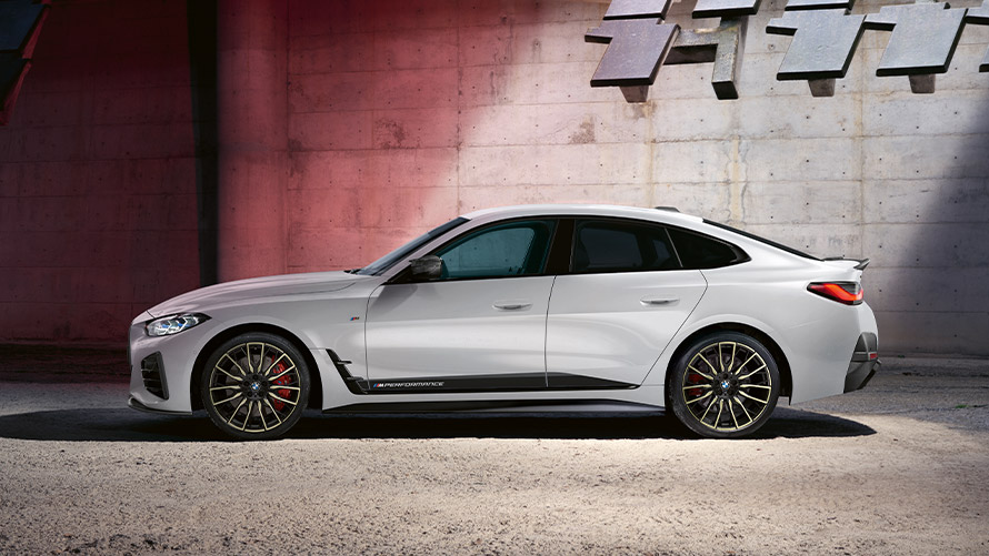 BMW řady 4 Coupé G26 ICE pohled z boku Díly BMW M Performance Parts BMW řady 4 Gran Coupé G26 ICE pohled z boku