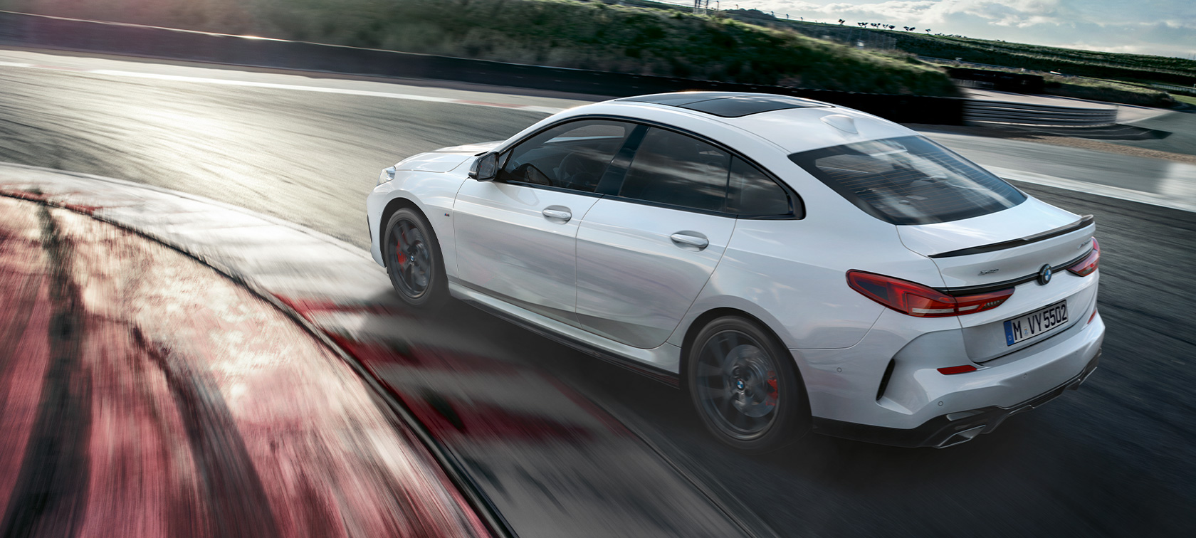 BMW M235i xDrive Gran Coupé s díly M Performance Parts BMW řady 2 BMW M235i xDrive Gran Coupé díly BMW M Performance Parts design exteriéru