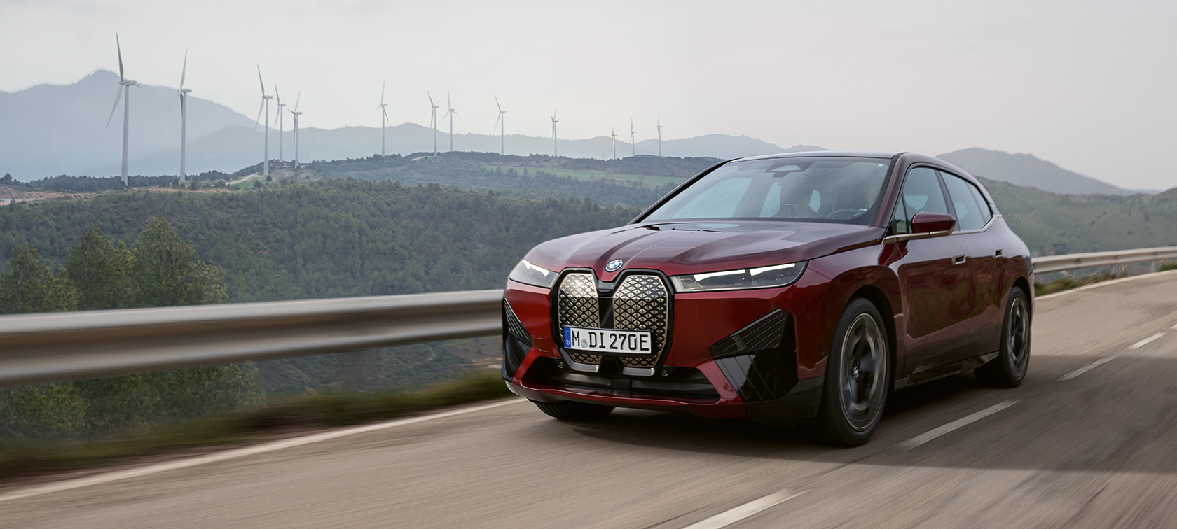 ČISTĚ ELEKTRICKÉ BMW iX