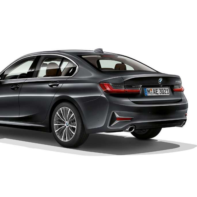BMW řady 3 Sedan, zadní část Modelu Luxury Line. Zadní tříčtvrteční pohled na BMW řady 3 Sedan v provedení Model Luxury Line.