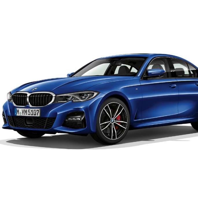 BMW řady 3 Sedan, Model M Sport Pohled z boku na stojící BMW řady 3 Sedan v provedení Model M Sport.
